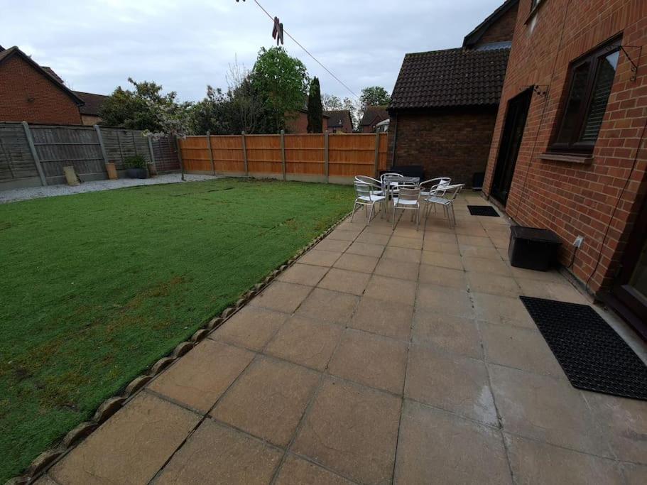 London Luxury 6 Bedroom Family House Sleeps 12 People Parking For 4 Cars Close To Tube. Chigwell Luaran gambar